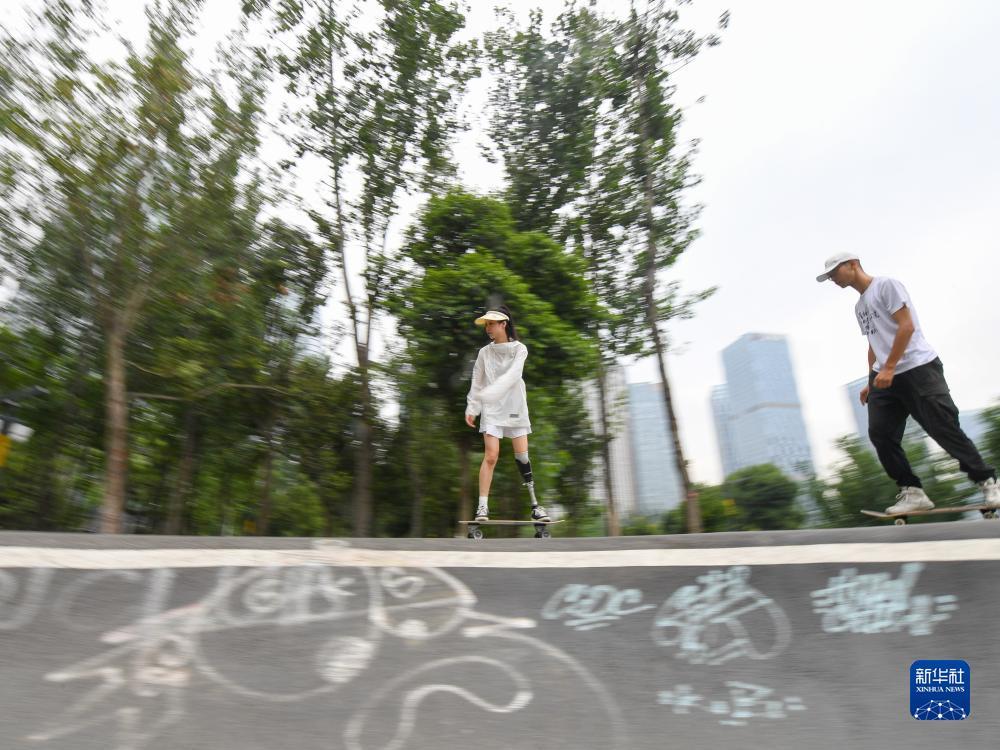 鸿弈棋牌网